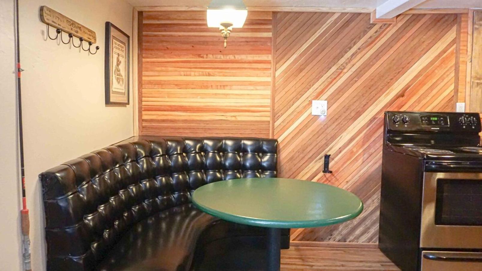 Bear Cave- Pet Friendly Suite In Shaver Lake Exterior photo